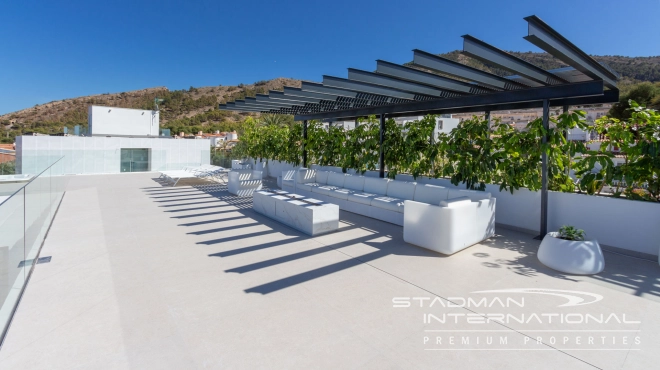 Modern Villa with Sea Views Close to the Beach and Town