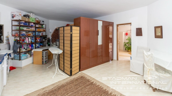 Villa on Beautiful and Spacious Plot near Altea La Vella