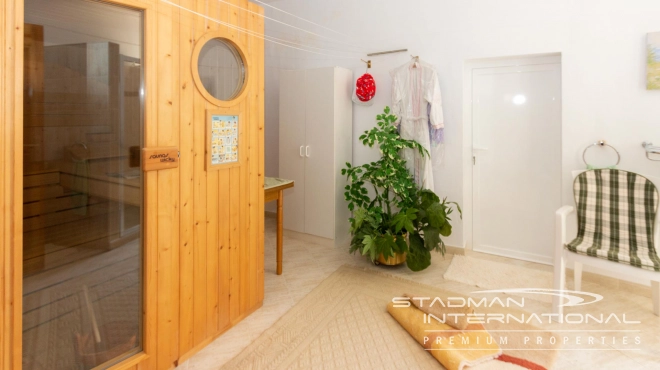 Villa on Beautiful and Spacious Plot near Altea La Vella