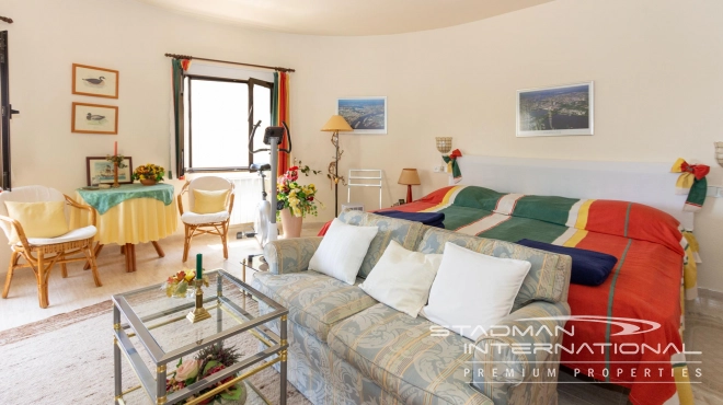 Villa on Beautiful and Spacious Plot near Altea La Vella