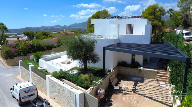 Modern New Build Villa on a Corner Plot with Sea Views