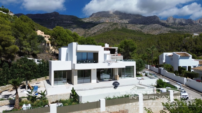 Modern New Build Villa on a Corner Plot with Sea Views