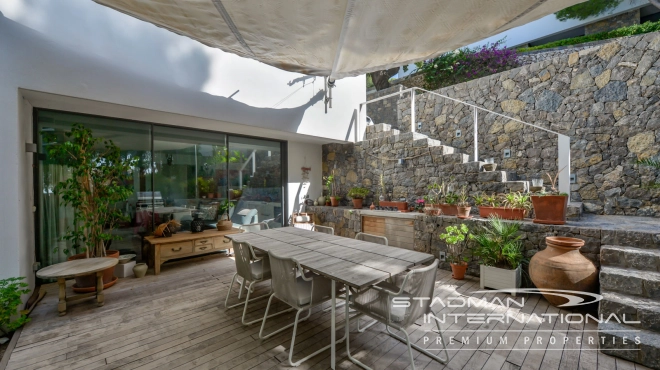 Exceptional Villa with Beautiful Panoramic View and Full Privacy 