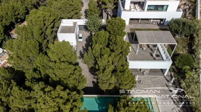 Exceptional Villa with Beautiful Panoramic View and Full Privacy 