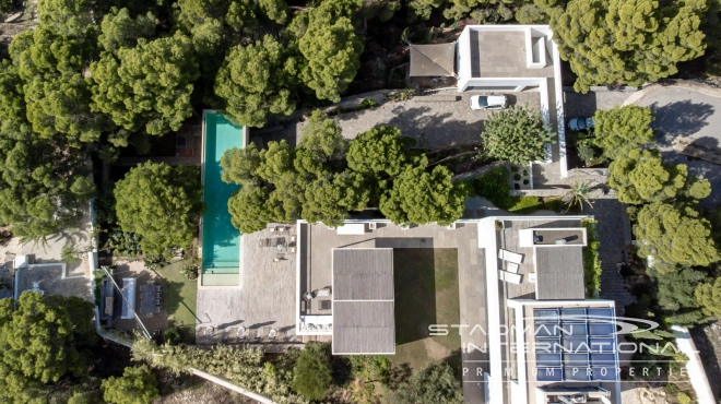 Exceptional Villa with Beautiful Panoramic View and Full Privacy 