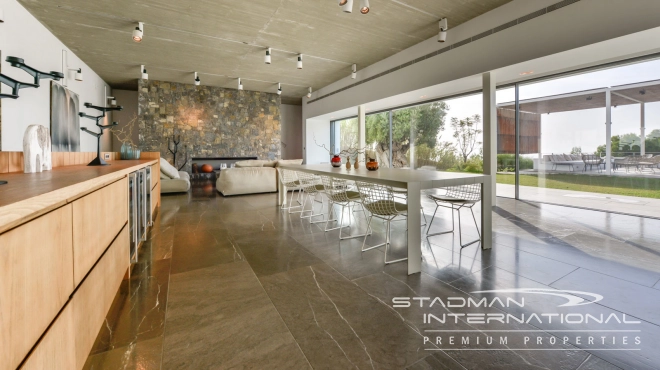 Exceptional Villa with Beautiful Panoramic View and Full Privacy 