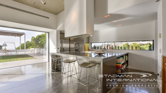 Exceptional Villa with Beautiful Panoramic View and Full Privacy 