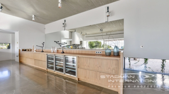 Exceptional Villa with Beautiful Panoramic View and Full Privacy 