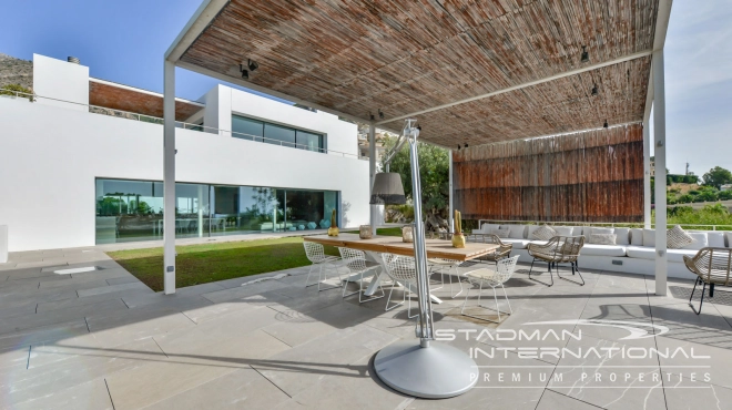 Exceptional Villa with Beautiful Panoramic View and Full Privacy 