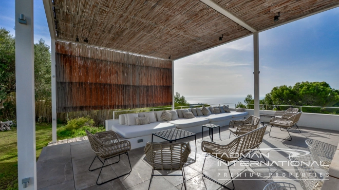 Exceptional Villa with Beautiful Panoramic View and Full Privacy 