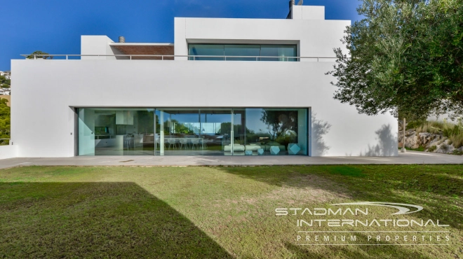 Exceptional Villa with Beautiful Panoramic View and Full Privacy 