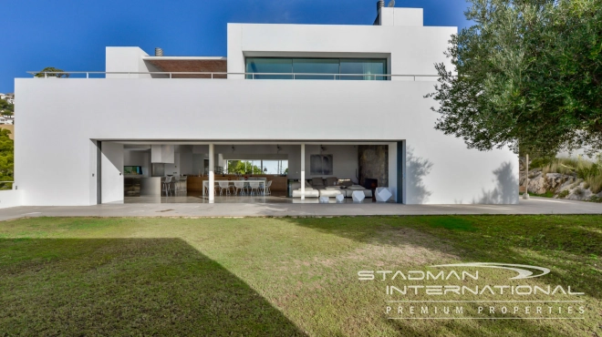 Exceptional Villa with Beautiful Panoramic View and Full Privacy 