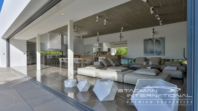 Exceptional Villa with Beautiful Panoramic View and Full Privacy 