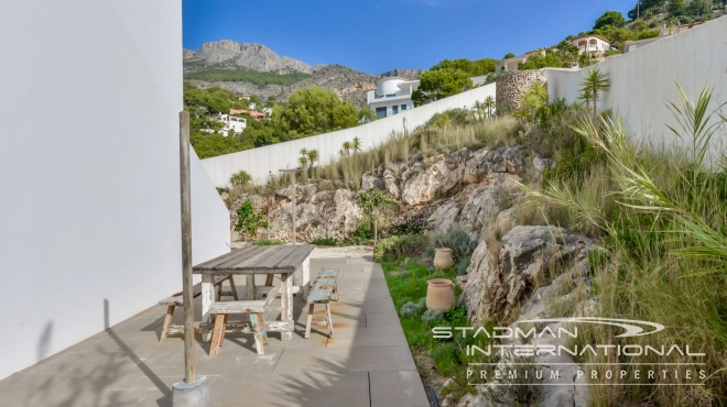 Exceptional Villa with Beautiful Panoramic View and Full Privacy 