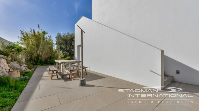 Exceptional Villa with Beautiful Panoramic View and Full Privacy 