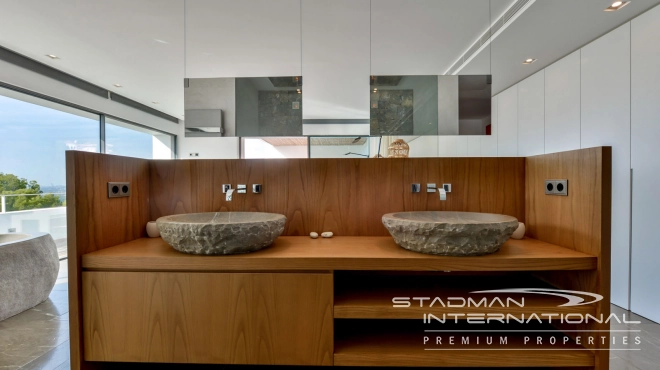 Exceptional Villa with Beautiful Panoramic View and Full Privacy 