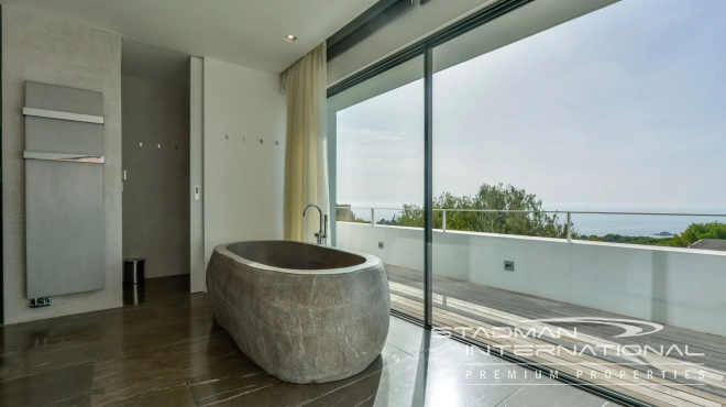 Exceptional Villa with Beautiful Panoramic View and Full Privacy 