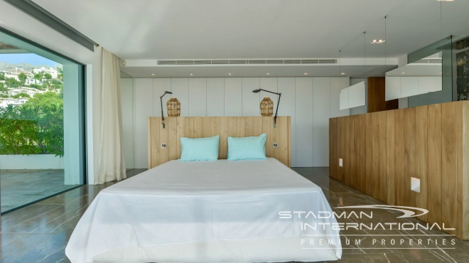 Exceptional Villa with Beautiful Panoramic View and Full Privacy 