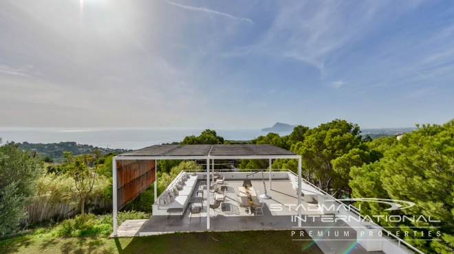 Exceptional Villa with Beautiful Panoramic View and Full Privacy 