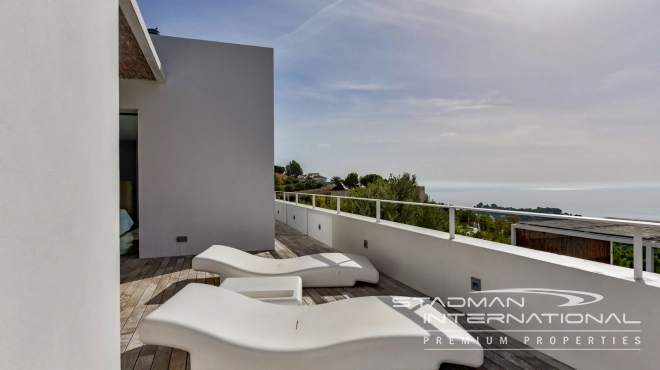 Exceptional Villa with Beautiful Panoramic View and Full Privacy 