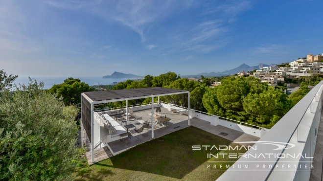 Exceptional Villa with Beautiful Panoramic View and Full Privacy 