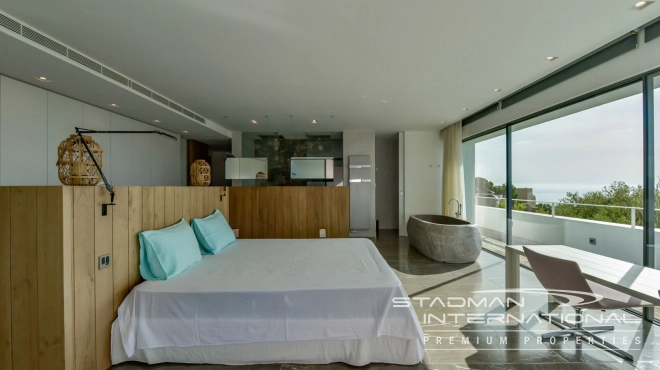 Exceptional Villa with Beautiful Panoramic View and Full Privacy 