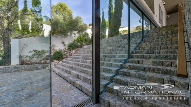 Exceptional Villa with Beautiful Panoramic View and Full Privacy 