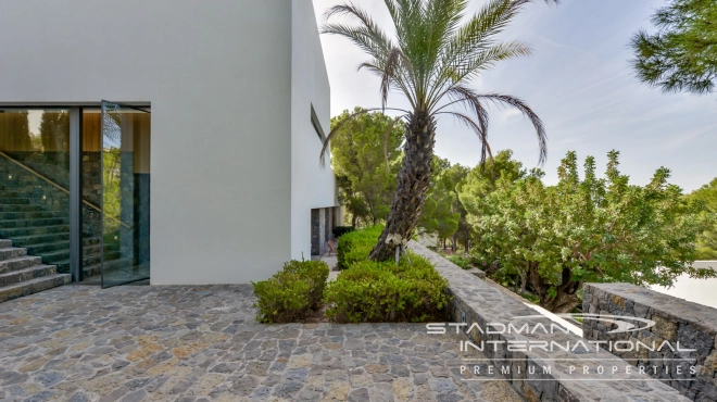 Exceptional Villa with Beautiful Panoramic View and Full Privacy 