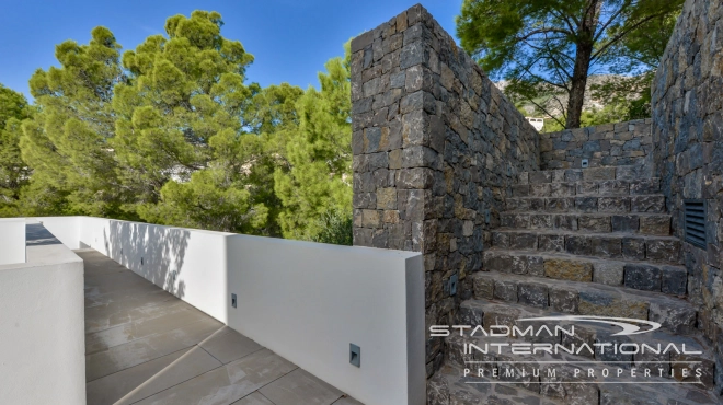 Exceptional Villa with Beautiful Panoramic View and Full Privacy 