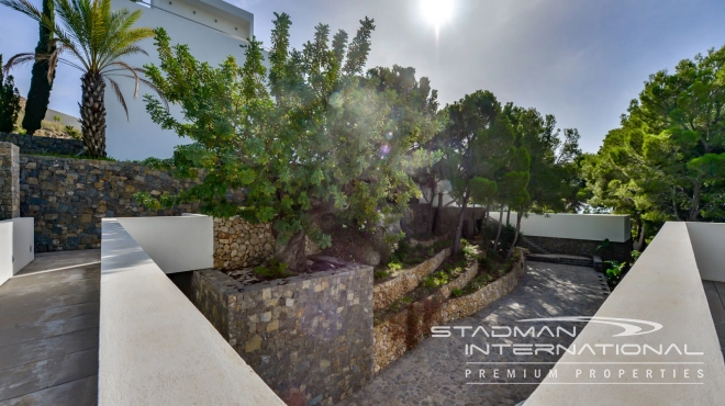 Exceptional Villa with Beautiful Panoramic View and Full Privacy 