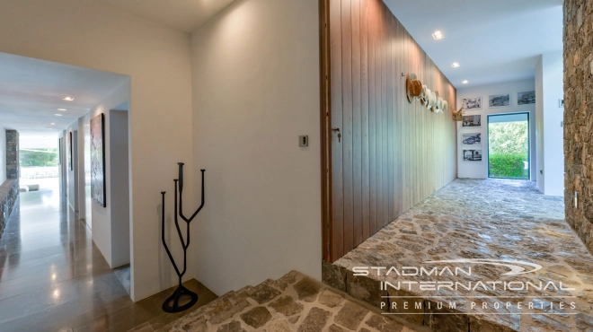 Exceptional Villa with Beautiful Panoramic View and Full Privacy 