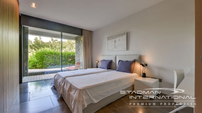 Exceptional Villa with Beautiful Panoramic View and Full Privacy 