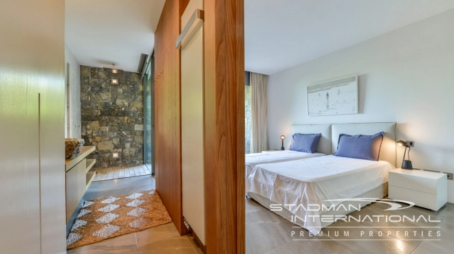 Exceptional Villa with Beautiful Panoramic View and Full Privacy 