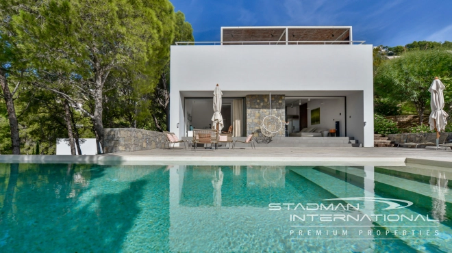 Exceptional Villa with Beautiful Panoramic View and Full Privacy 