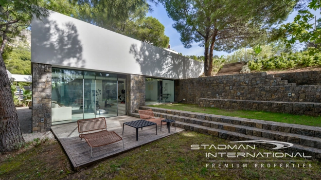 Exceptional Villa with Beautiful Panoramic View and Full Privacy 