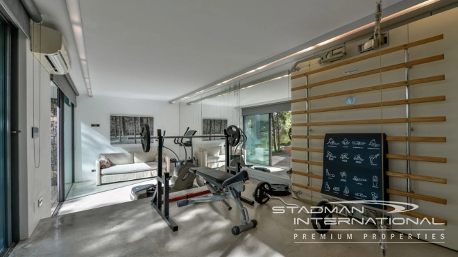 Exceptional Villa with Beautiful Panoramic View and Full Privacy 