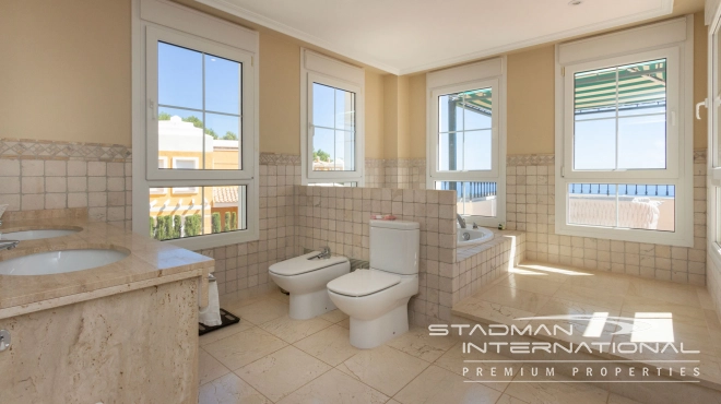 Stor Duplex Penthouse med havutsikt i Altea Hills