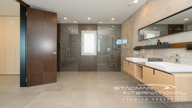 Luxurious Villa with Panoramic Views in Calpe