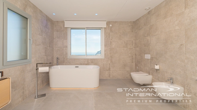 Luxurious Villa with Panoramic Views in Calpe