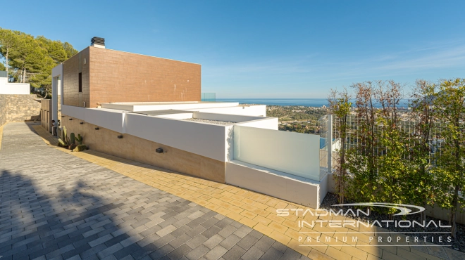 Luxurious Villa with Panoramic Views in Calpe