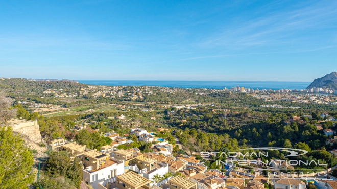 Luxurious Villa with Panoramic Views in Calpe