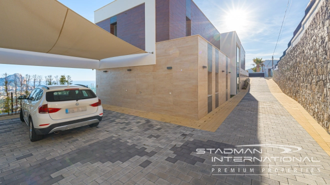 Luxurious Villa with Panoramic Views in Calpe