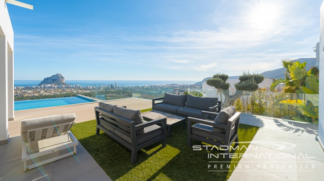 Luxurious Villa with Panoramic Views in Calpe