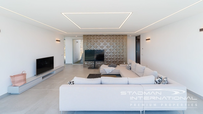 Luxurious Villa with Panoramic Views in Calpe