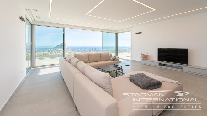 Luxurious Villa with Panoramic Views in Calpe