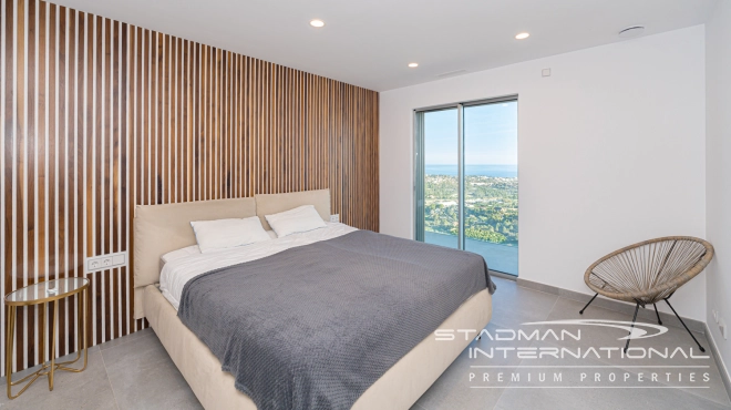 Luxurious Villa with Panoramic Views in Calpe