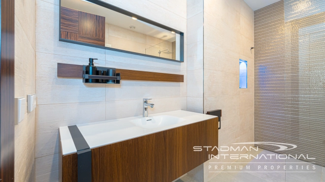 Luxurious Villa with Panoramic Views in Calpe