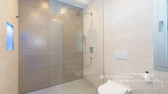 Luxurious Villa with Panoramic Views in Calpe