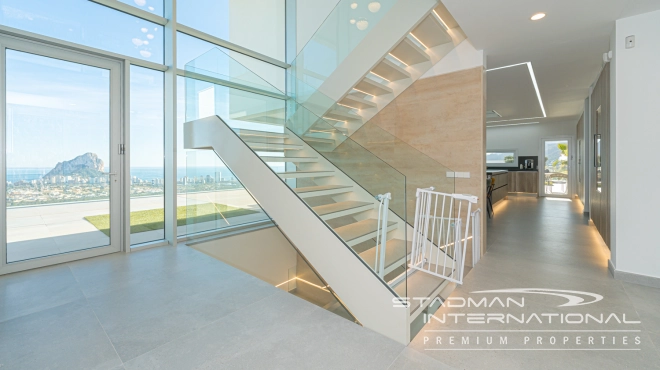 Luxurious Villa with Panoramic Views in Calpe