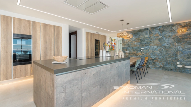 Luxurious Villa with Panoramic Views in Calpe